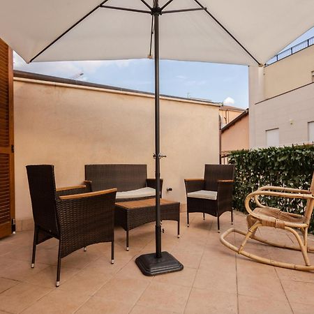 Sotto La Torre Apartment LʼAquila Екстериор снимка