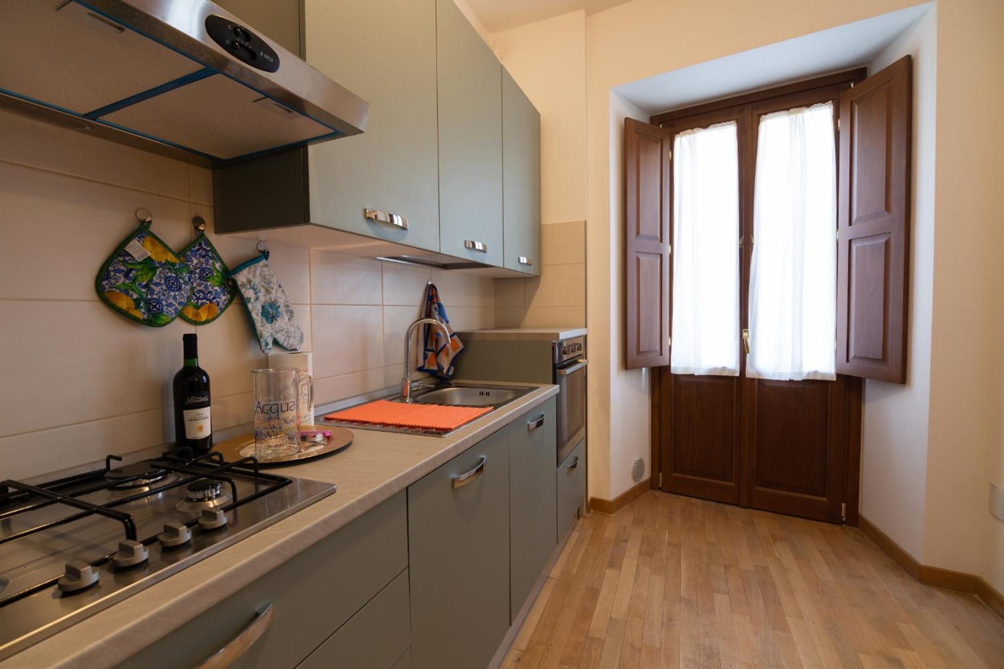 Sotto La Torre Apartment LʼAquila Екстериор снимка